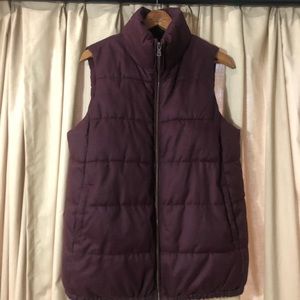 Old navy maternity puffer vest